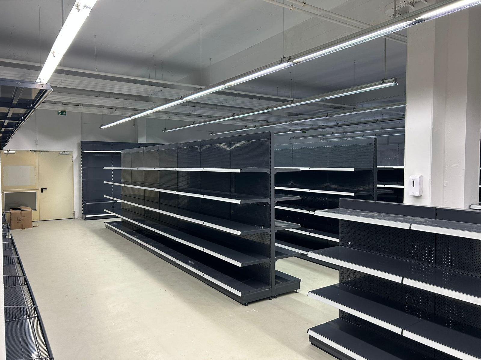 Projekt Koblenz 08/2025 / Supermarkt-Regalstrecke, 22 Meter