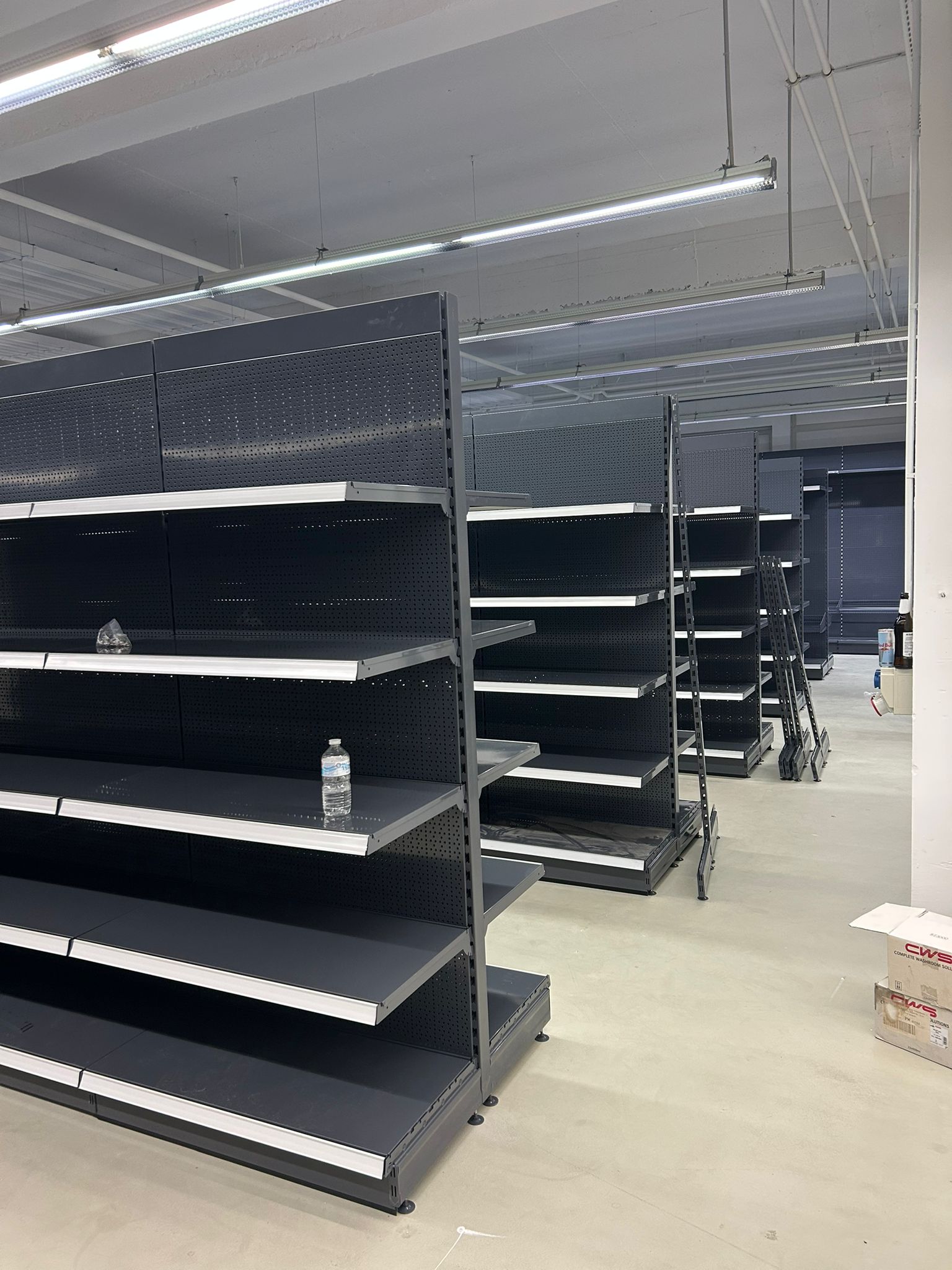 Projekt Koblenz 08/2025 / Supermarkt-Regalstrecke, 22 Meter