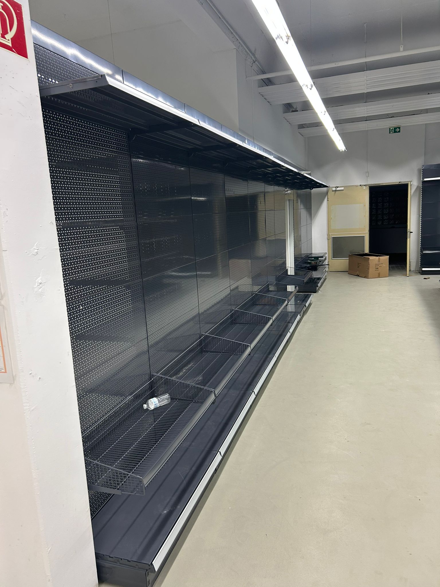 Projekt Koblenz 08/2025 / Supermarkt-Regalstrecke, 22 Meter